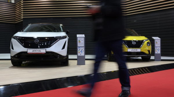 Velika istraga u auto-salonima: Klijentu naplatili 2.500 dolara za traku vrednu 8 centi