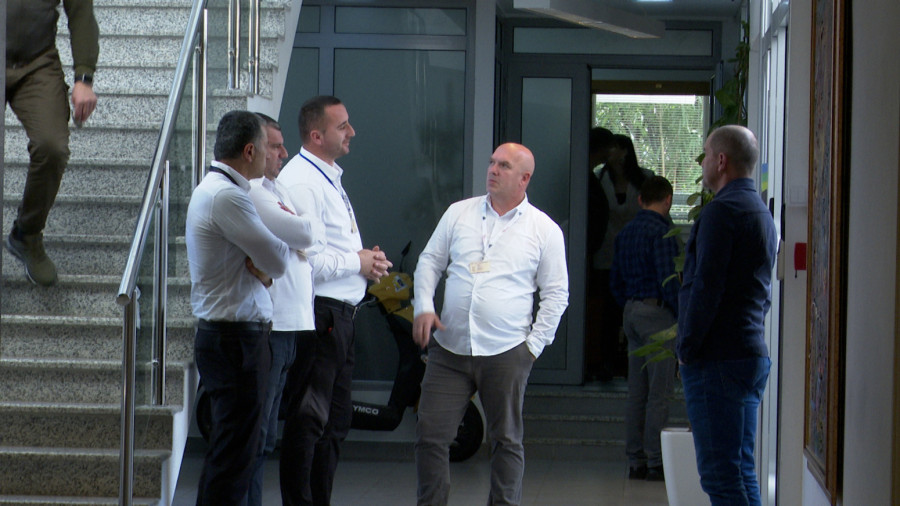 Izabran novi predsednik opštine Budva: Vraća se DPS? Kordon policije pokrivao teren FOTO