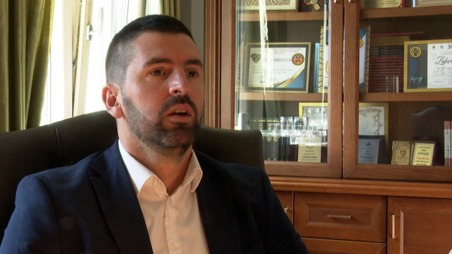 Izabran novi predsednik opštine Budva: Vraća se DPS? Kordon policije pokrivao teren FOTO