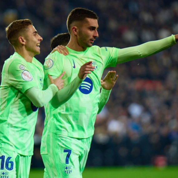 Barselona ponovo uništila Valensiju – het-trik Toresa sa polufinale kupa