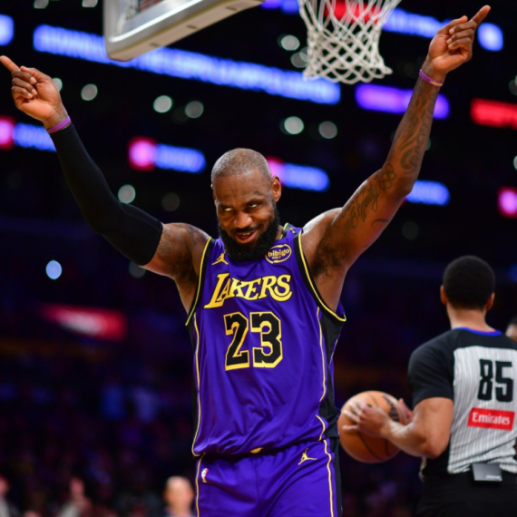 Lebron želi da menja NBA iz korena: "Da li zaista to želimo?" VIDEO