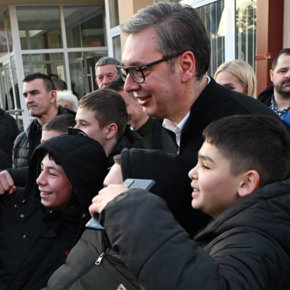 Vučić u Molu: Hvala ljudima što su došli i što su me saslušali; Važno da dovedemo većeg investitora