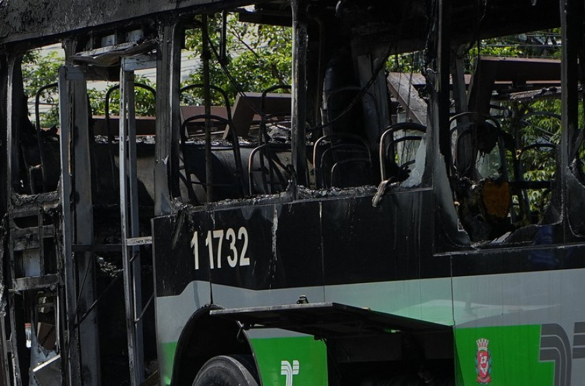 Izgoreo autobus, poginula najmanje 41 osoba