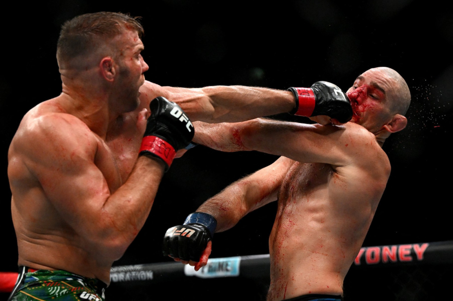 UFC borbe su depresivne; On je mali rasistički klovn