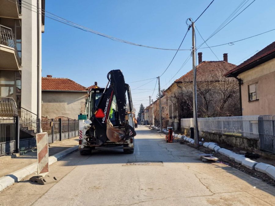 Rekonstruiše se još jedna ulica u gradu FOTO