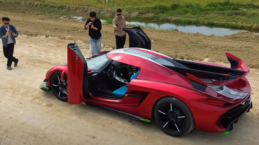 Uzeli Toyotu vrednu 100 dolara, pa napravili repliku automobila od 3 miliona dolara VIDEO