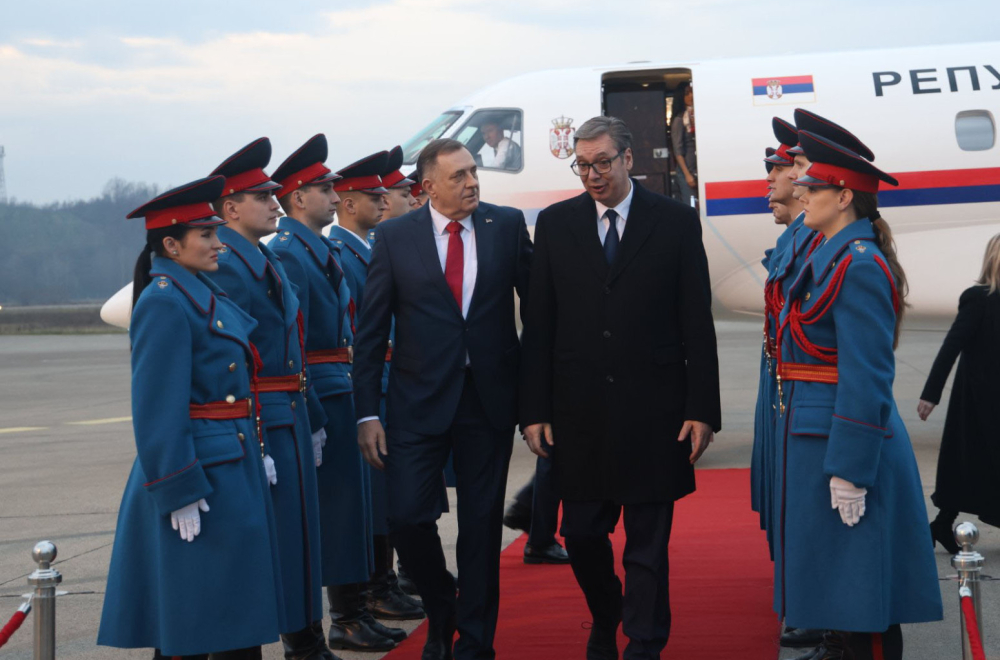 Vučić u Banjaluci na proslavi Dana državnosti, na aerodromu ga dočekao Dodik FOTO/VIDEO