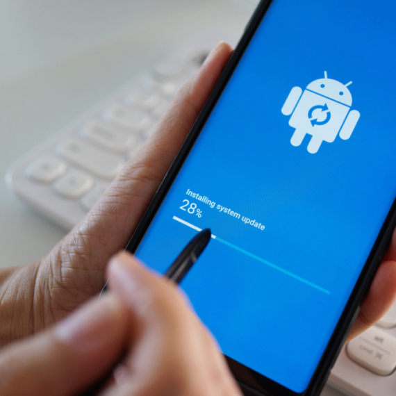Znamo kad će biti predstavljen Android 16