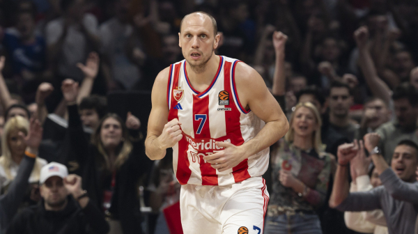 Mediji: Davidovac doživeo saobraćajnu nezgodu!
