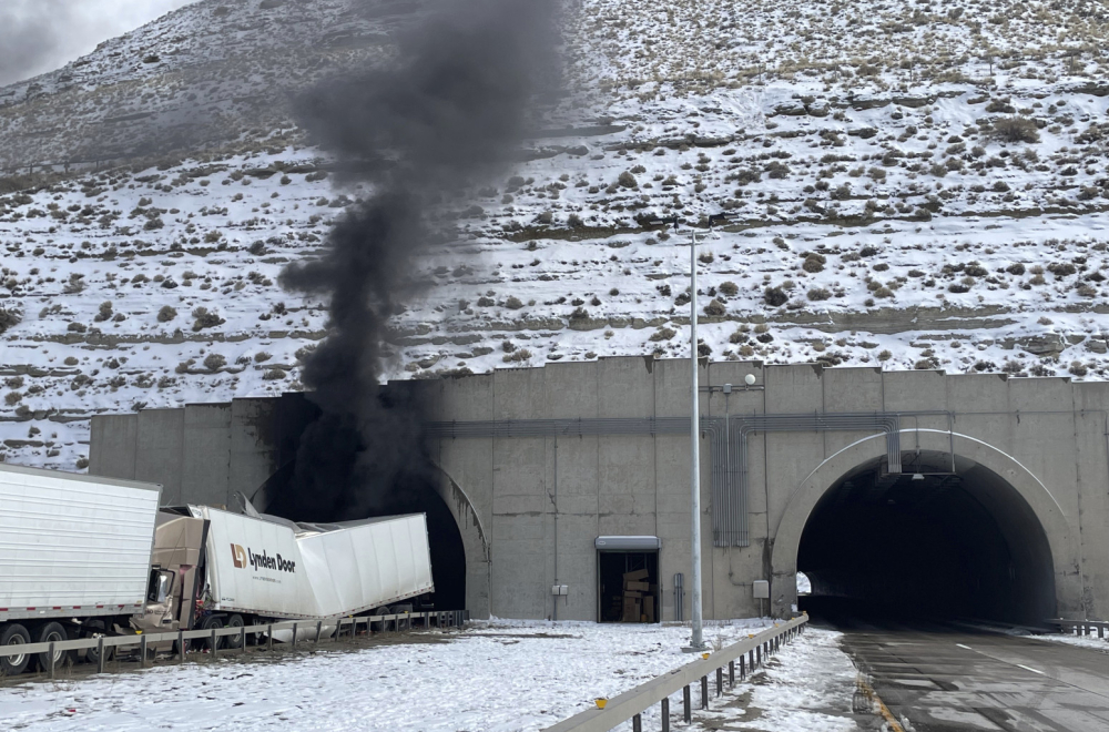 Eksplozija u tunelu, ima mrtvih; Ljudi su zarobljeni: "Mogao bi da se uruši svakog trenutka" FOTO/VIDEO