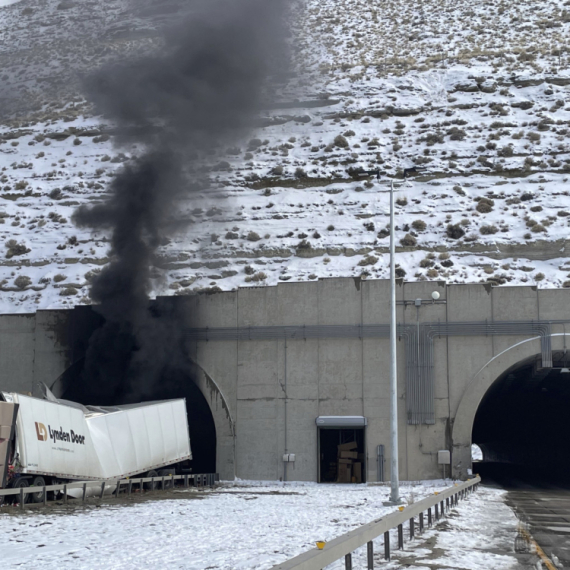 Eksplozija u tunelu, ima mrtvih; Ljudi su zarobljeni: "Mogao bi da se uruši svakog trenutka" FOTO/VIDEO