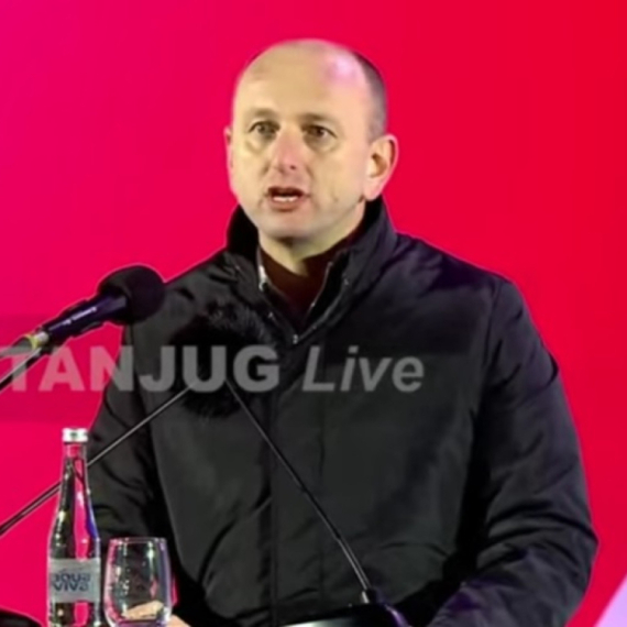 Milan Knežević preneo pozdrave iz CG: Volim ovu Srbiju i drago mi je što je slobodna, prkosna, nezavisna