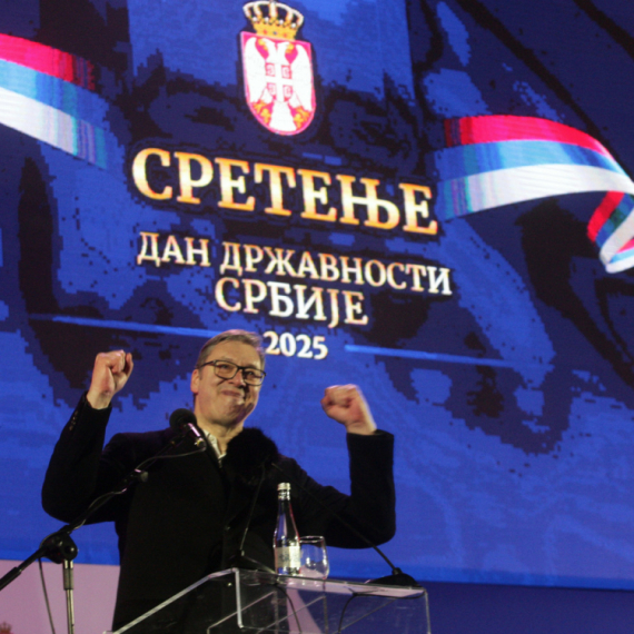 Vučić u Sremskoj Mitrovici poručio: Srbija nije džak za udaranje; Vojvodina je Srbija FOTO/VIDEO