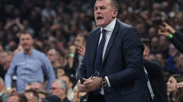Zoran Savić napustio Partizan!
