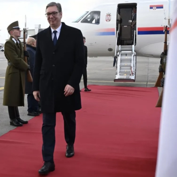 Vučić doputovao u Budimpeštu, biće mu uručen Veliki krst Ordena za zasluge FOTO