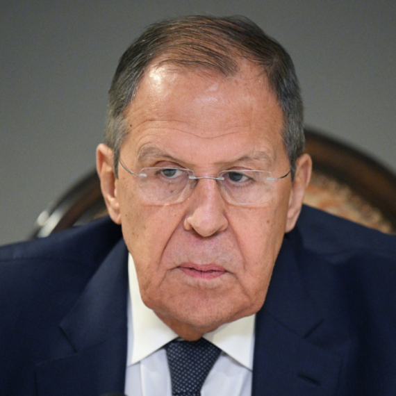Lavrov: "Srbija na braniku odbrane svoje nezavisnosti"; "Brisel zahteva da zauzme antirusku politiku"
