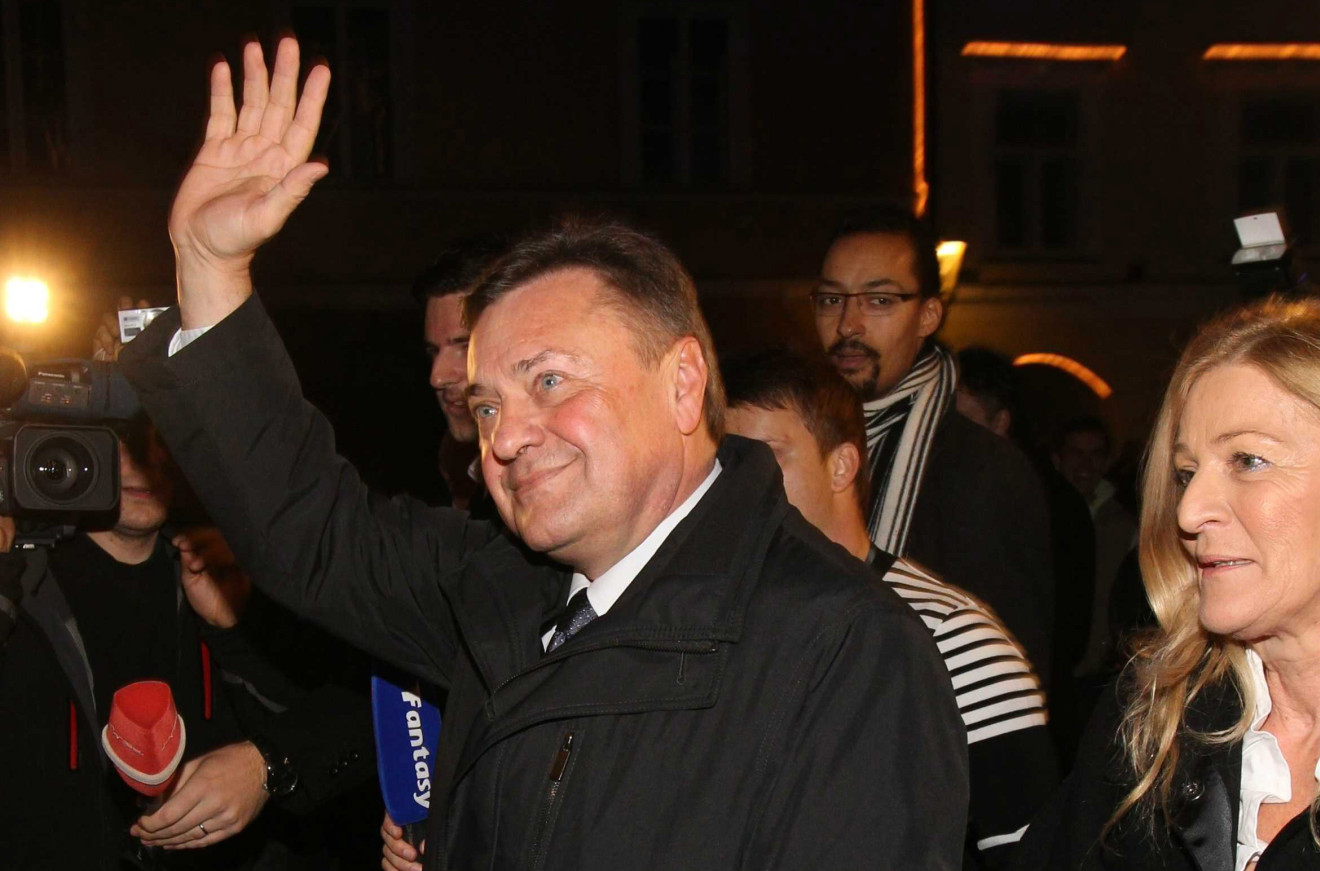Gradonačelnik Ljubljane poručio: Jedino Vučić može da garantuje mir u regionu; Vlast se ne menja na ulici