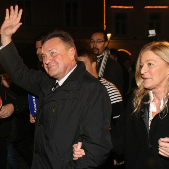 Gradonačelnik Ljubljane poručio: Jedino Vučić može da garantuje mir u regionu; Vlast se ne menja na ulici