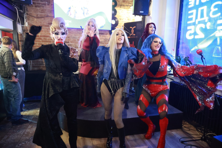 Šta je dreg umetnost? Harem Girls: Veći smo Srbi od svih njih