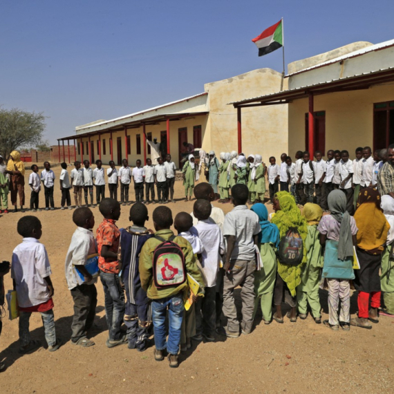 Zatvaraju se škole u Južnom Sudanu: Učenici masovno padaju u nesvest
