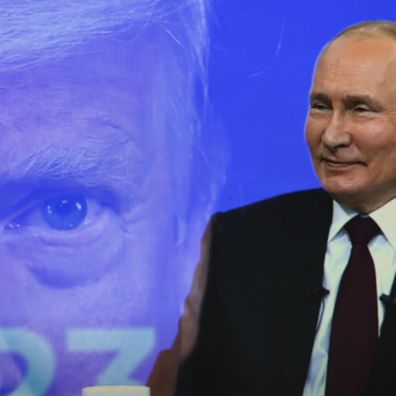 Očajan je; Udario na Putina: Pa, on nam se smeje u lice