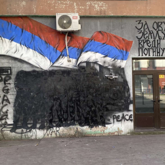 EU: Ne treba zatvarati srpske institucije, njihov status rešavati kroz dijalog