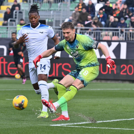 Venecija odolela Rimljanima – Parma srušila Bolonju