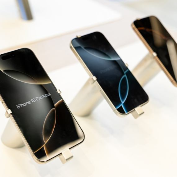 "Apple je upravo uništio iPhone 16 seriju" VIDEO