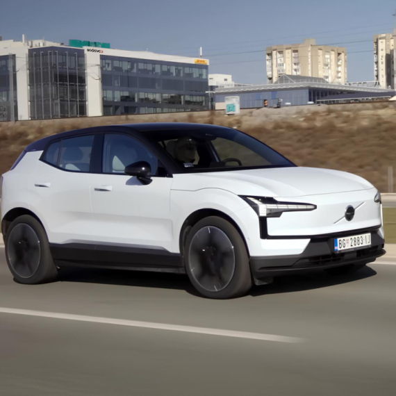 Test: Volvo EX30 – kako galopira 428 električnih "konja" VIDEO