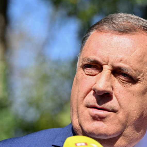 Dodik: Institucije Republike Srpske nastaviće da neguju kulturu pamćenja