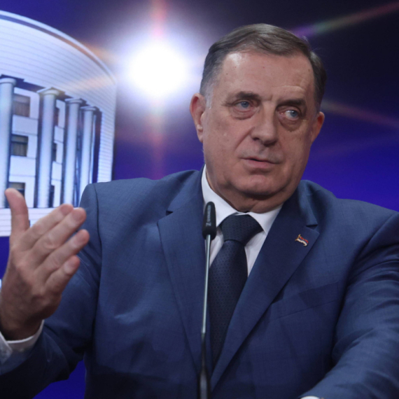 Dodik se zvanično povukao sa mesta predsednika