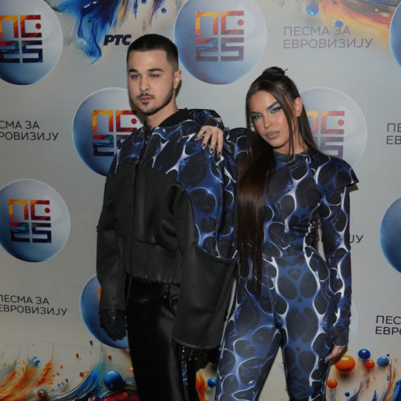 Nije im bilo dovoljno što su pokidali stajlingom, nego su zapalili i scenu FOTO/VIDEO