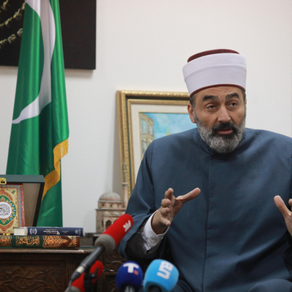 Jusufspahić: Večeras počinje Ramazan, neka nijedan čovek ne ostane usamljen i napušten