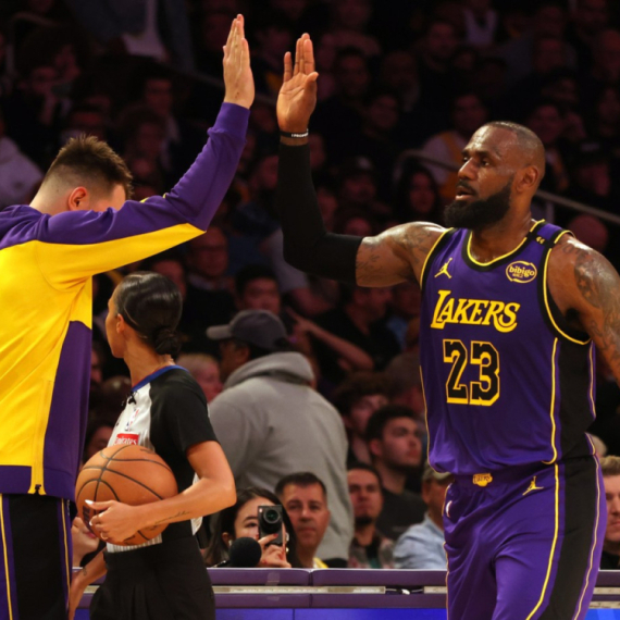 Bogdan mogao da zakuva – Dončić i Lebron su gazde u LA VIDEO