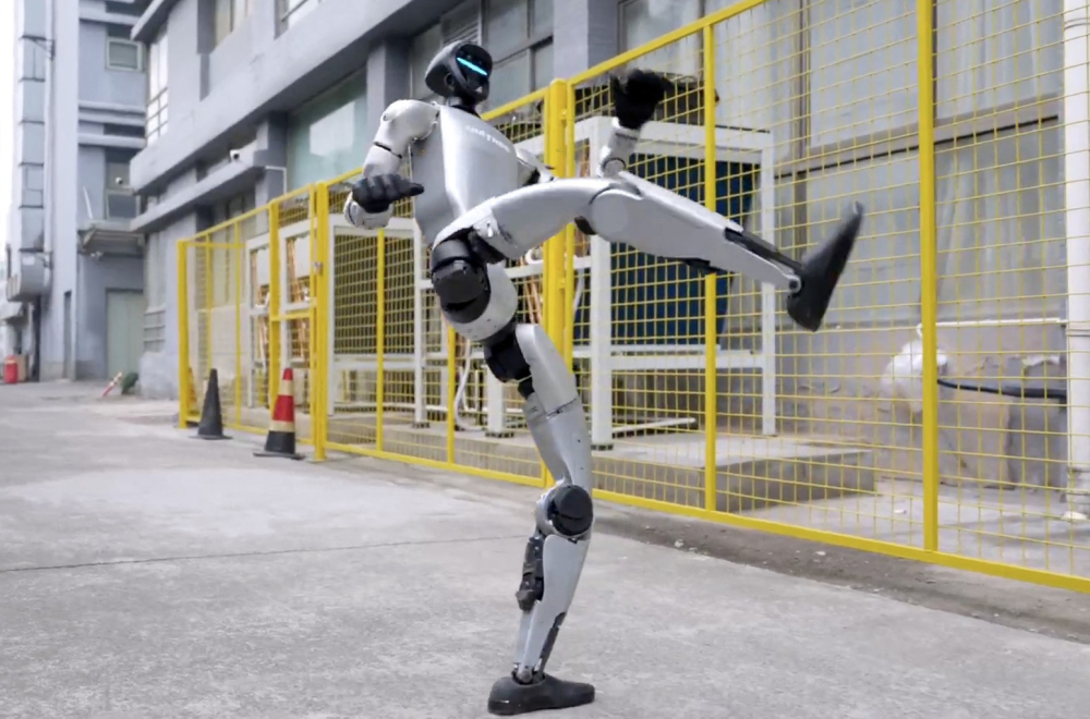 Poznati humanoid sad zna i kung-fu VIDEO