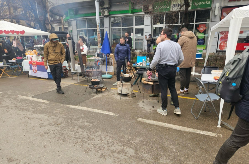 Čitava gozba na ulicama: Kazani, roštilj i kolači – ko to plaća? VIDEO