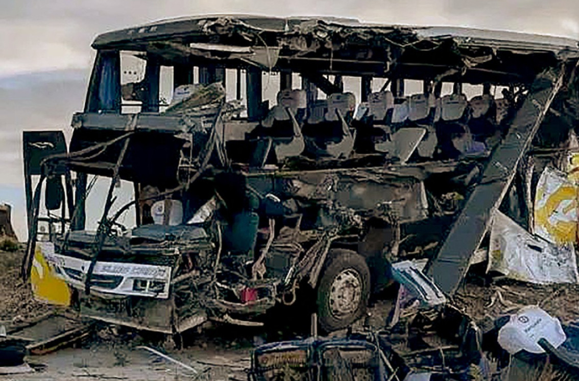Sudarila se dva autobusa: 37 mrtvih; Jezivi snimci FOTO/VIDEO