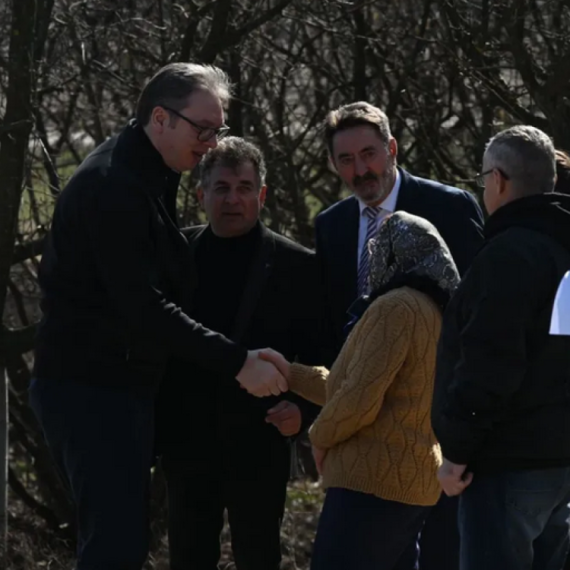 Vučić: Prosečna plata u Boru 1.084 evra VIDEO