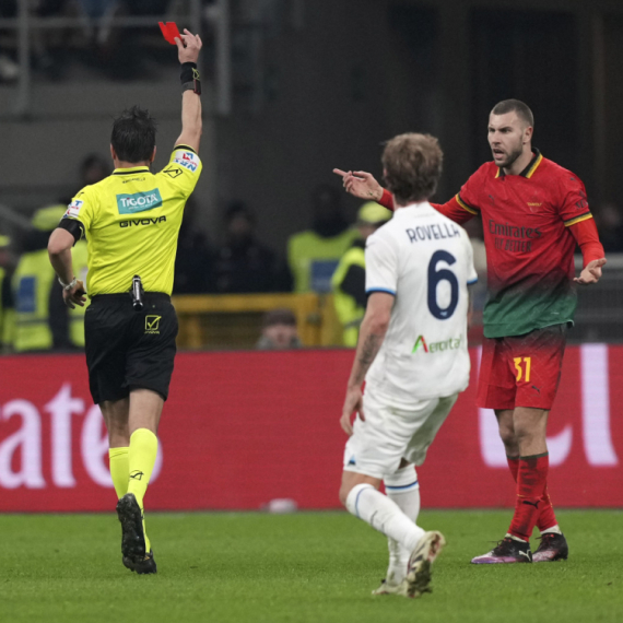 Haos: Pavlović isključen, Jović jedva da je igrao – Lacio srušio Milan u 98. minutu VIDEO