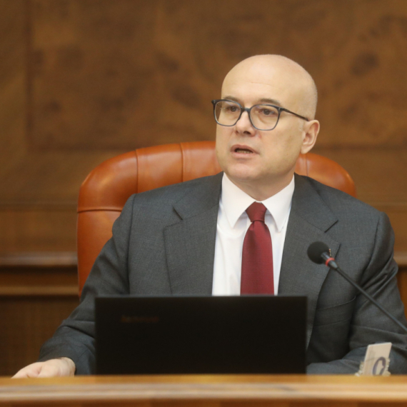 Premijer poručio: Nema cele plate za one prosvetare koji nisu radili VIDEO