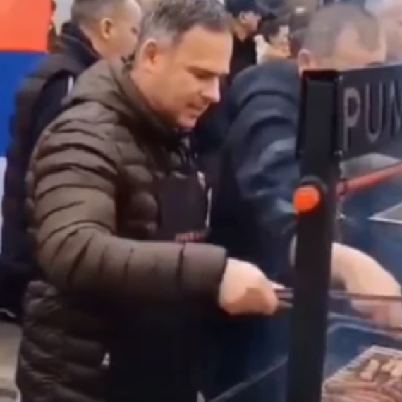 Lažomer: Drž' se Miki vašara i roštilja VIDEO