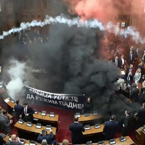 The opposition in the Serbian Parliament demonstrated violence and savagery: Three MPs were injured