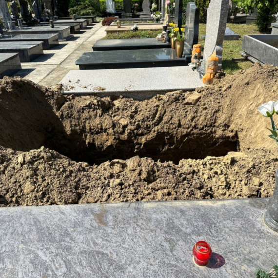 Iskopan grob poznatog novinara: Porodica zatekla jeziv prizor