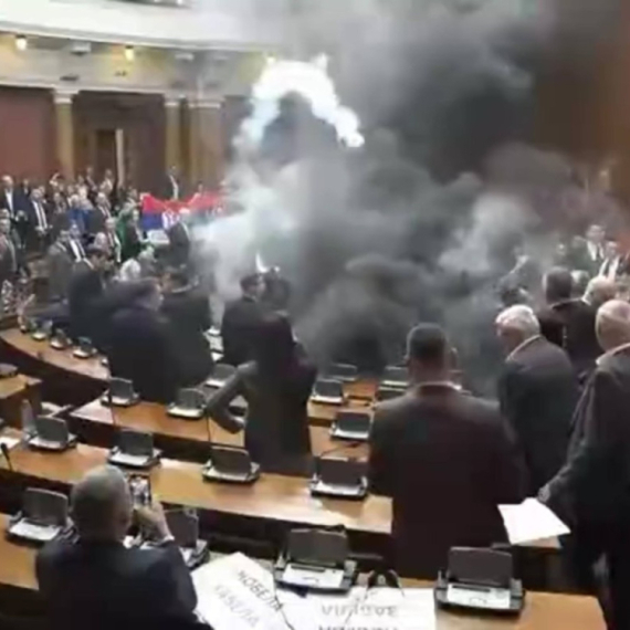 Brnabić: UKP vrši uviđaj u Narodnoj skupštini zbog ugrožavanja života poslanika