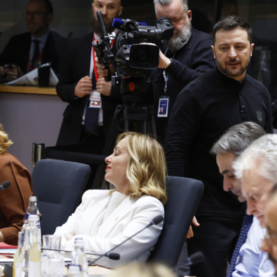 "Rat je, ne smemo biti patuljak, bićemo na jelovniku..."