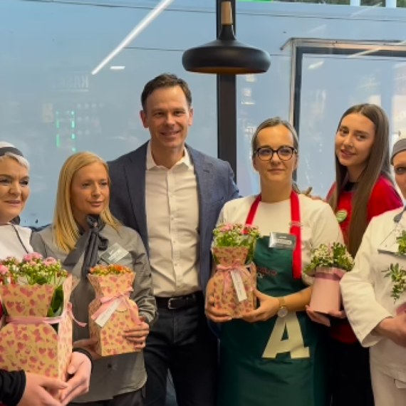 Mali čestitao 8. mart: Imamo lepu vest – osnivamo alimentacioni fond