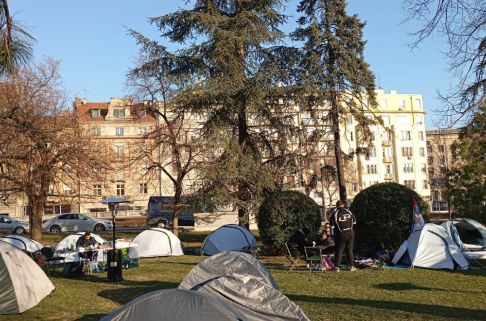 Studenti koji žele da uče: Niste nas uplašili, ostajemo u Pionirskom parku do ispunjenja zahteva