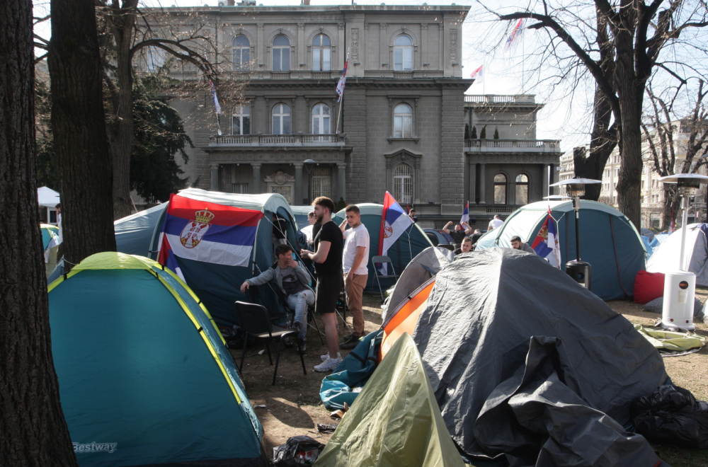 Studenti koji žele da uče ponovo na meti nasilnika: Nove jezive pretnje FOTO