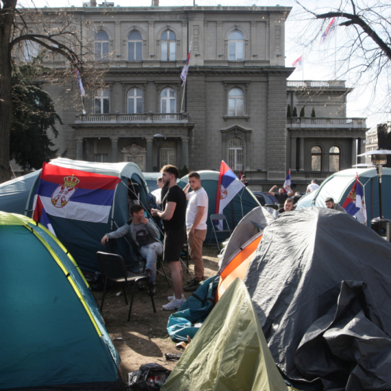 Studenti koji žele da uče ponovo na meti nasilnika: Nove jezive pretnje FOTO