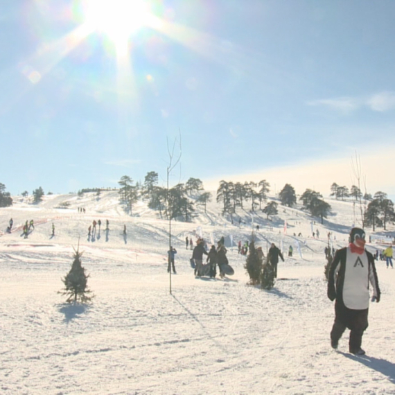 Proleće je na pragu, ali na ovoj planini ski-sezona i dalje traje FOTO